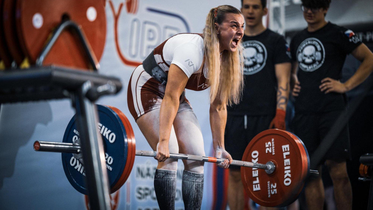 Silový trojboj žena