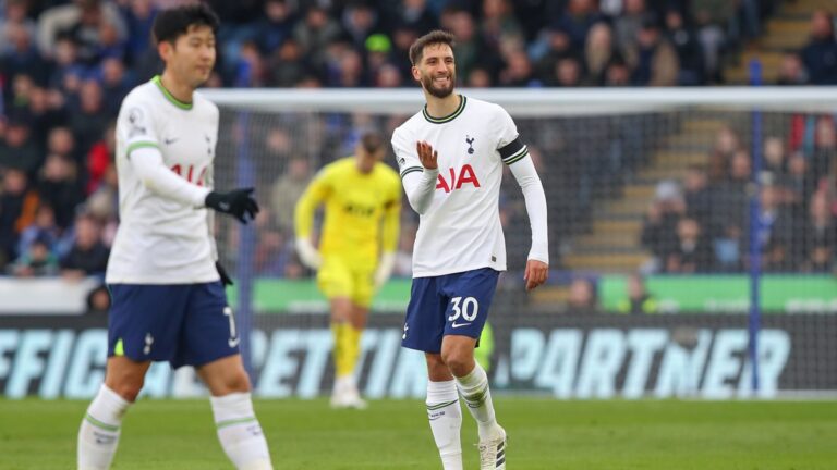Rasistický vtípek na adresu spoluhráče jej vyšel draze. Bentancur zaplatí miliony, Tottenhamu bude chybět v 7 zápasech