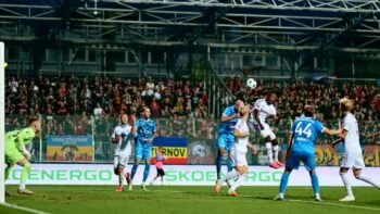 „Jsme nejtrapnější tým v lize. Rosický, otevři oči a vyhoď půlku kádru,“ zlobí fanoušci Sparty