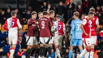 Jak tipují zahraniční servery výsledek derby Sparta vs Slavia?