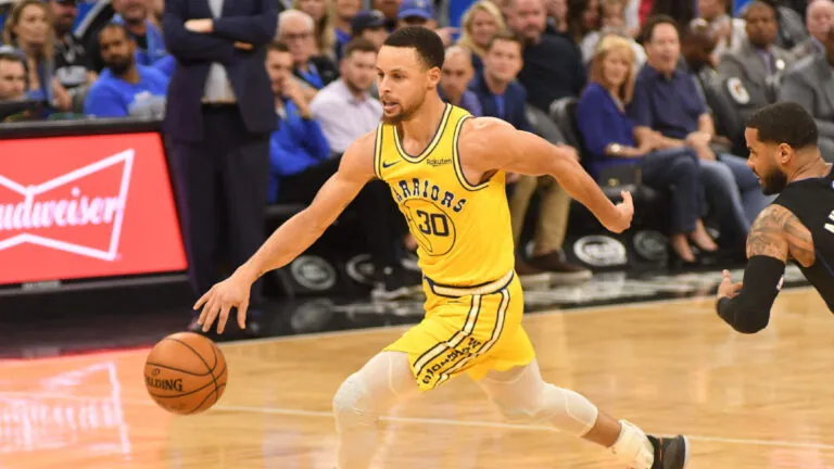 Hvězdy NBA řádily: Curryho 49bodová show, Westbrook pokořil 10 000 asistencí