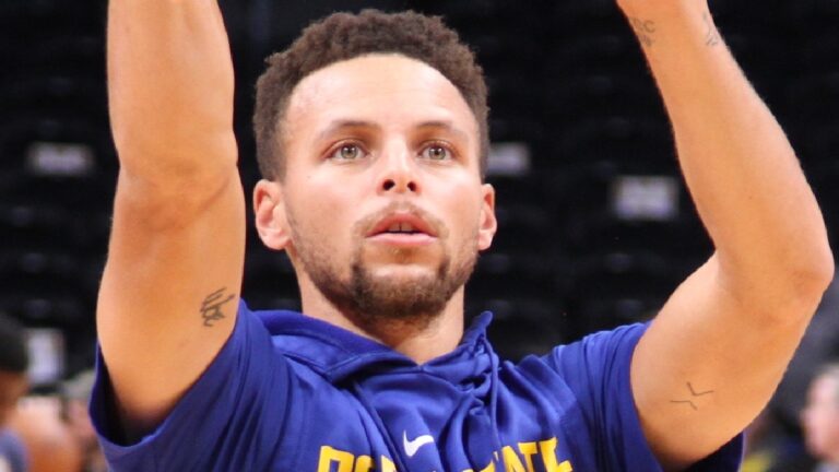 Stephen Curry o basketbalovém důchodu zatím neuvažuje