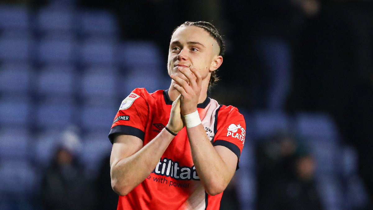 Thelo Aasgaard Luton Town