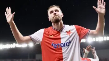 Chorý je ďábel. Kritizovaný útočník Slavie ustál další těžký okamžik a porazil Plzeň