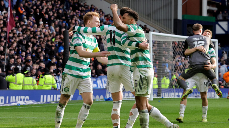 Čvančara v derby s Rangers rozpoutal peklo! Vítězná penalta, provokace a fanoušci na trávníku