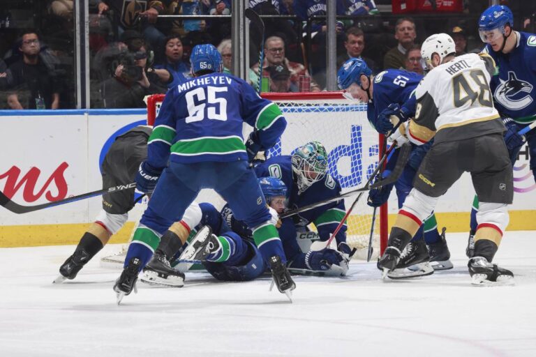 Vancouver otáčel utkání v poslední třetině na obratu se podílel i Filip Hronek