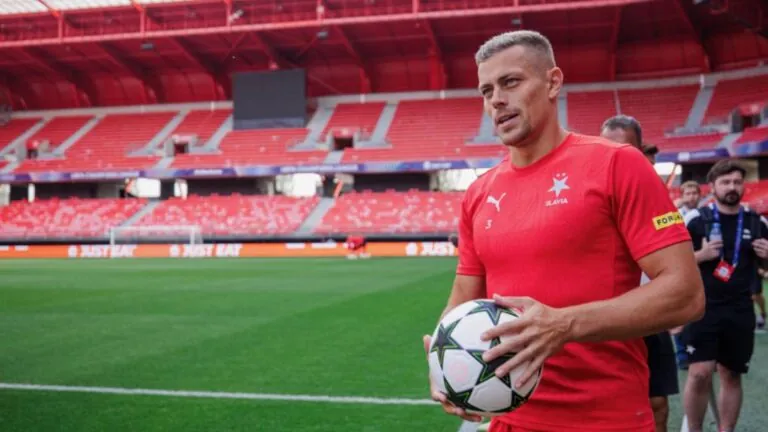 Holeš před Lille: Jsme dvojzápas od milionářské soutěže. Stoper Slavie promluvil i o Mbappém nebo stadionu Valenciennes