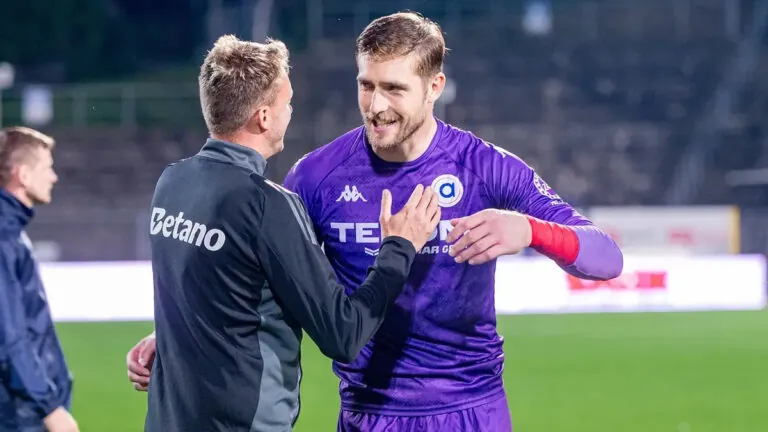 Gólman Tomáš Holý o konci v Brně, zážitcích z Anglie i o tom, proč se starší brankáři podceňují