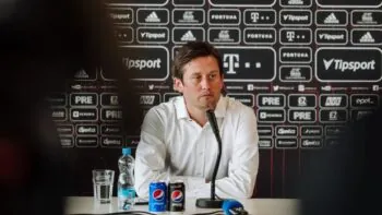 Rosický dostal naloženo od fanoušků. Máme tým na třetí místo, vyslechl si