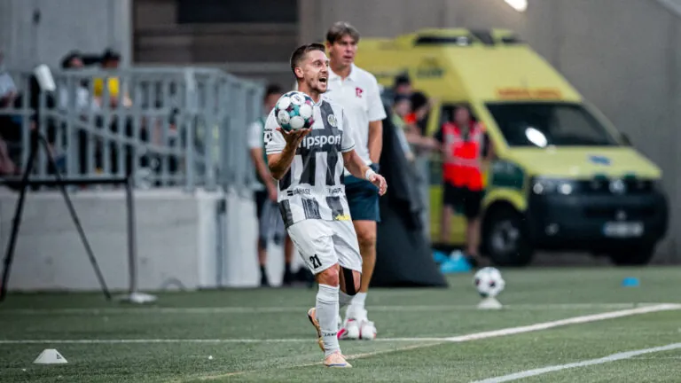 Obrovská rána pro Hradec! Zraněné koleno vyřadilo Wiesnera před klíčovou bitvou s Tromsö