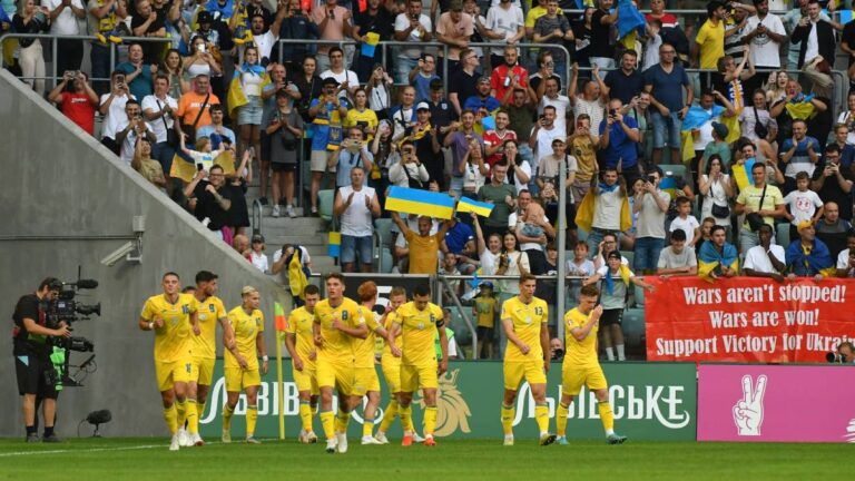 Proč byl Eden plný fanoušků Ukrajiny? FAČR vysvětluje situaci a odmítá zvýhodnění jakékoliv skupiny