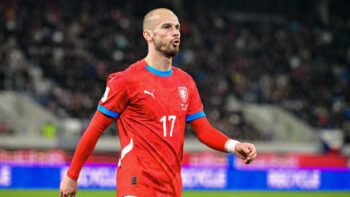 Ať vypadne z repre! Arogantní až na půdu a na hřišti je nulový, cupují fanoušci Černého po rozhovoru