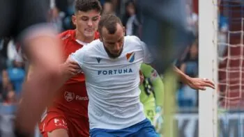 Baník jako bodová charita pro potřebné. Rubal jen Bewene, stěžují si Chachaři