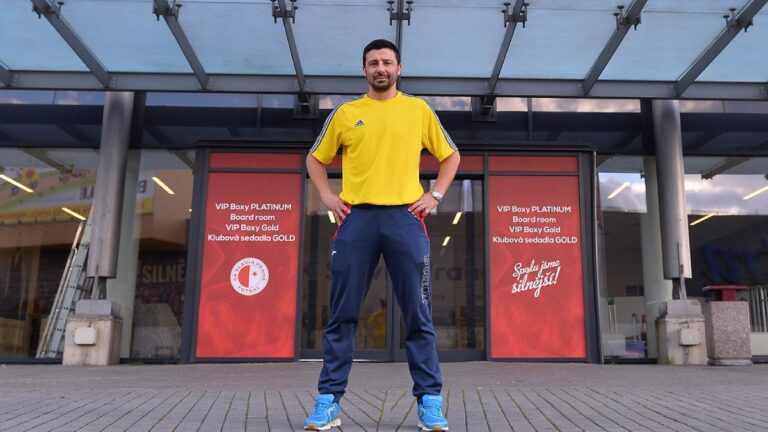 „Dnes si mohou koupit kohokoliv.“ Bulharský kouč byl u vzestupu Slavie, teď působí v ČFL