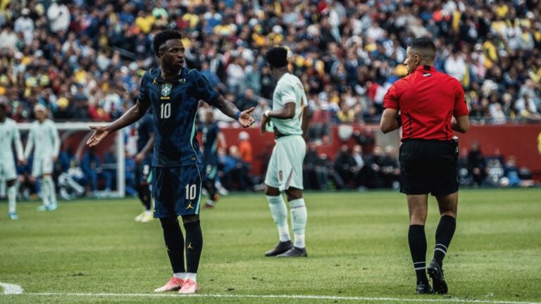 Šílený úpadek? Vinícius má v reprezentaci Brazílie desítku, fanoušci chtějí Neymara
