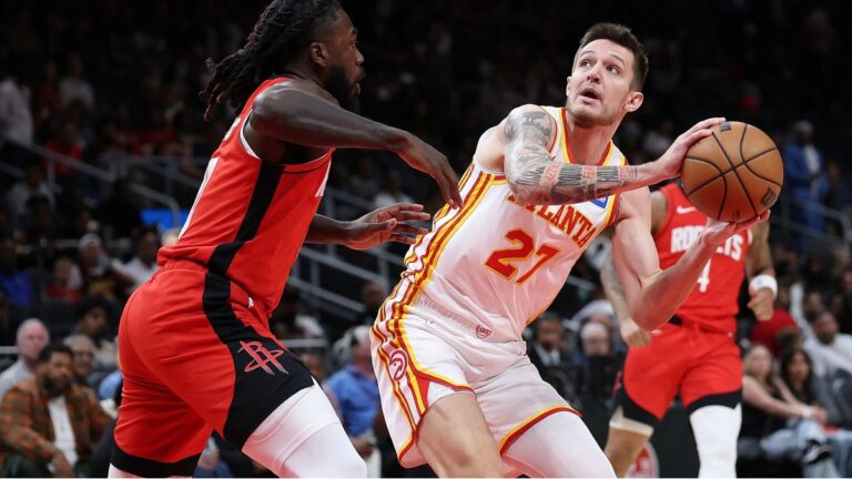 Dostane konečně šanci Krejčí? Hvězdný Trae Young je mimo hru