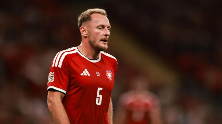 Úsměvy po vlastenci a potupném debaklu. Coufal svým chováním ve Wembley rozzuřil fanoušky