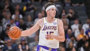 Lakers bez Dončiče i Jamese uspěli v Sacramentu, Austin Reavis za sebou má životní  večer