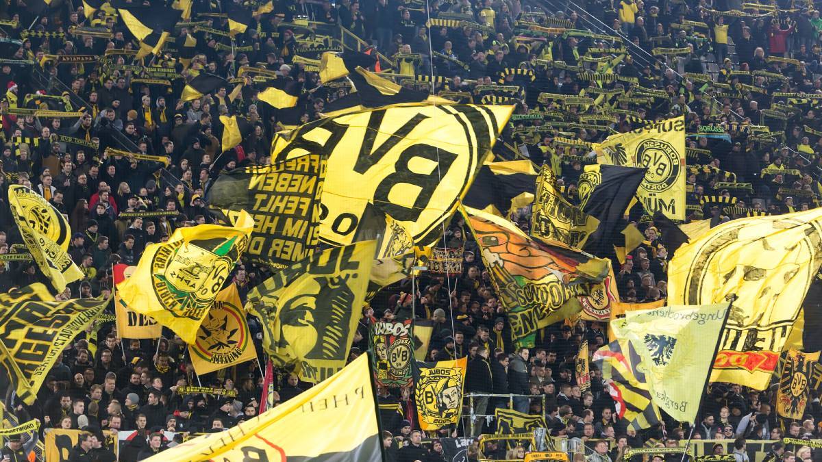 Borussia-Dortmund fanousci-Signal-Iduna-Park