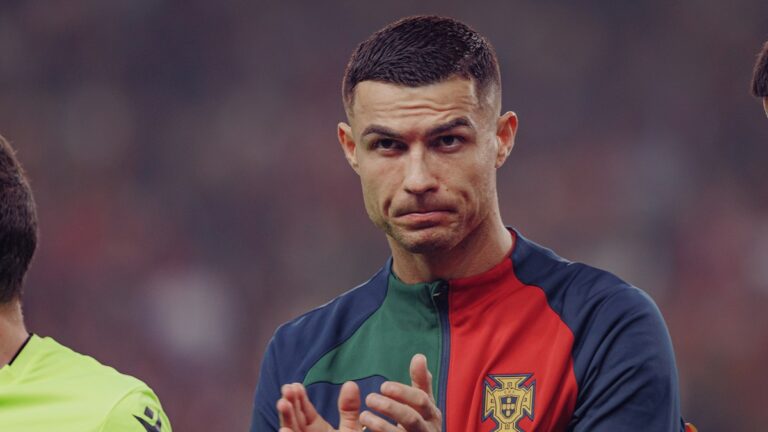 Ronaldo už opustil Saúdskou Arábii. Zraněný sval aktuálně léčí ve Španělsku