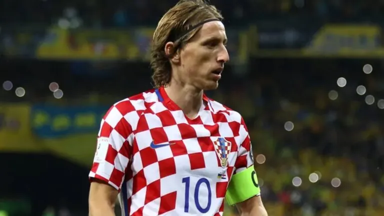 Souboj veteránů se nekonal, Luka Modrič se s Ronaldem nepotkal. Portugalsko dostal do vedení díky preciznímu pasu z hloubi pole Félix. Podívejte se na video