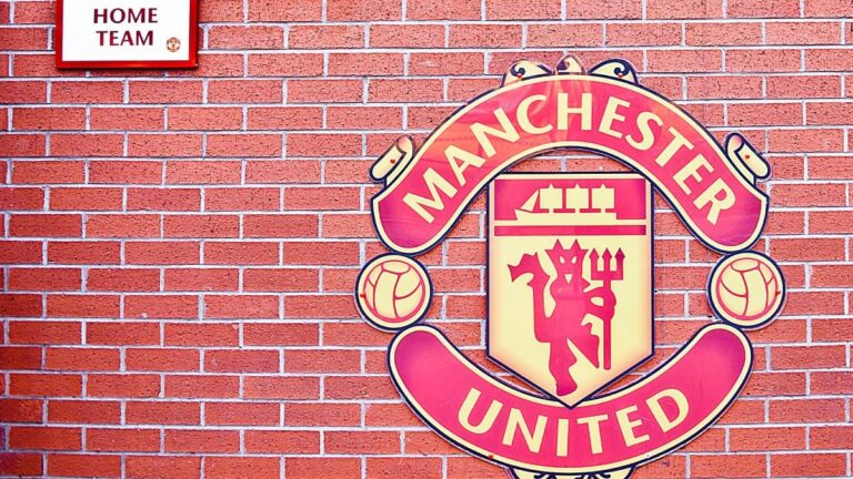 Manchester United má další megaposilu. Konečně se dohodl s Brentfordem na přestupu Mbeuma