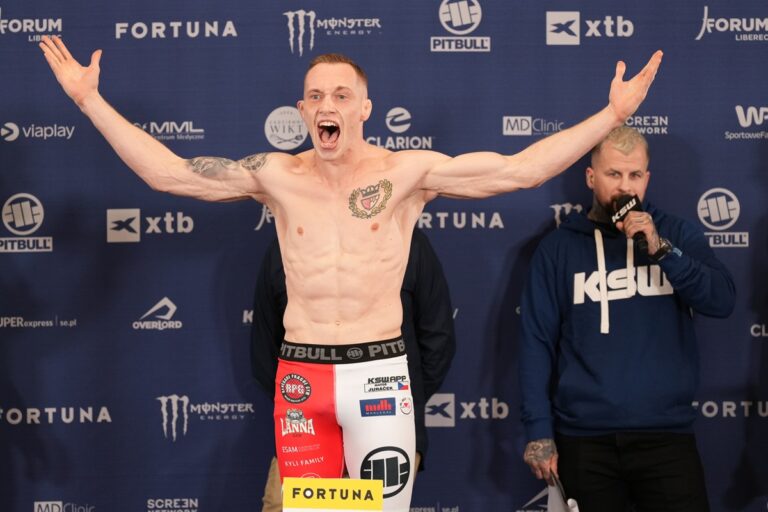 Slávistická Tribuna Sever ovládla KSW. Podívejte se na sešívanou děkovačku s bojovníkem Juráčkem