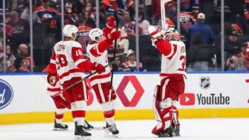 Michal Postava vychytal první výhru v NHL. V nájezdech zastavil McDavida i Draisaitla