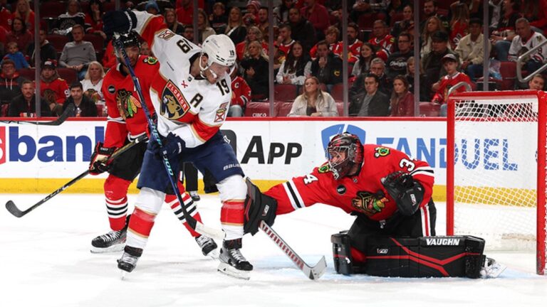 Mrázek předvedl 32 zákroků a dovedl Chicago k výhře. Blackhawks porazili Floridu 3:1