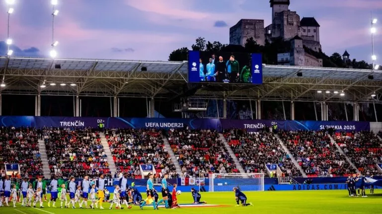 KOMENTÁŘ: Středeční souboj gigantů na Euru U21 zklamal po všech stránkách