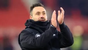 „Vyhoďte ho!“ Kinský inkasoval třikrát, Tottenham je na dně a fanoušci volají po odchodu De Zerbiho