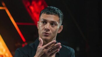 Nový kabát, jinak nic. Clash startuje novou éru: Bizár a otravný humor nezmizí, může se zvednout sportovní kvalita