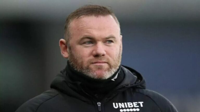 Rooney končí na lavičce anglického Plymouthu. S týmem se po půl roce nacházel na chvostu druhé ligy